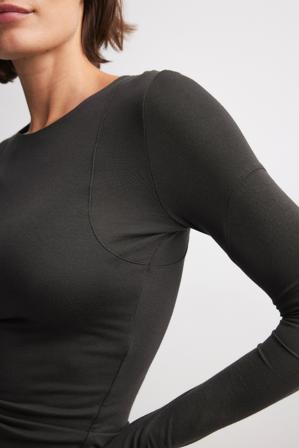 Josefine HJ x NA-KD Haut manches longues à coutures apparentes - Josefine HJ x NA-KD - Brun - Medium