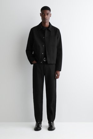 COS Männer Lockere Jeansjacke in Schwarz