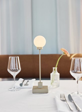 Snowball oppladbar bordlampe H33 - gråbeige