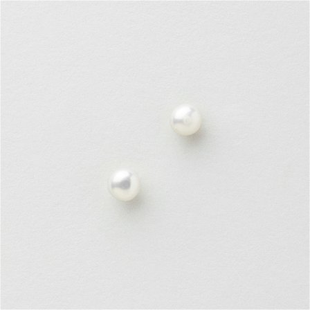 Pearl Studs (S)