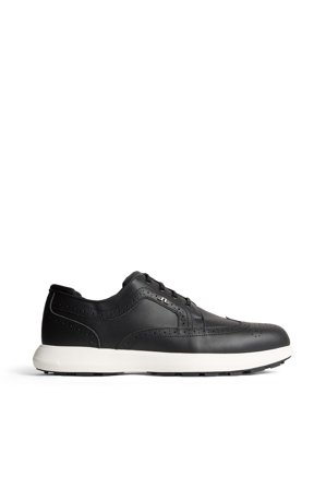 J.Lindeberg - Fairway Brogue Golf Sneaker - Golf - Black - Men - 43