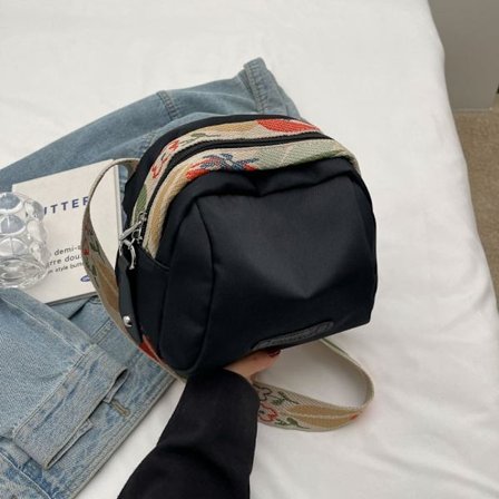 Crossbody-laukut Olkalaukku MUSTA