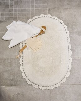 Baderomsmatte Lotta oval med heklet kant Hvit