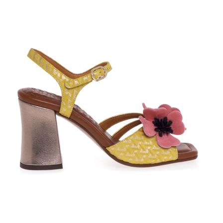 Chie Mihara Sandal in suede with flower , Geel , Dames , Maat: 38 EU
