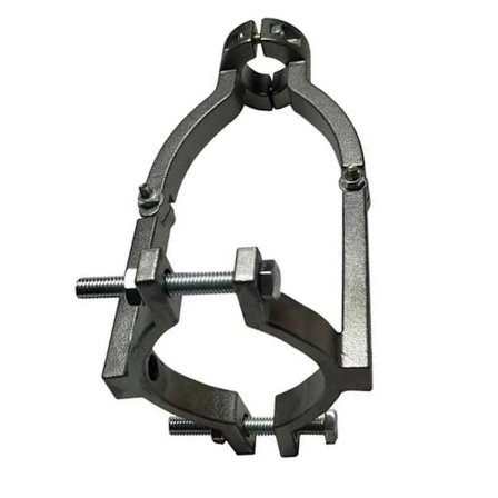 Fastgørelsesbeslag med firkantet hul til boremaskine