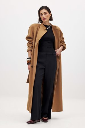 NA-KD - Figursydd bukse med flerdede ben - Slengbukser - Svart - EU 38