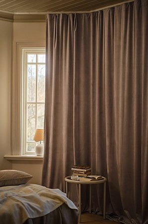 Jotex - Mørklægningsgardin 1 Længde Ekstra Bred Brun - ELSIE - Køb Velourgardiner hos Jotex