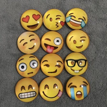 12 st Emoji Kylskåpsmagneter för Skåp Whiteboard Dekorativa Magneter - Söta och Roliga Magneter för Skola Hem Kök Kontor Presenter till Vän