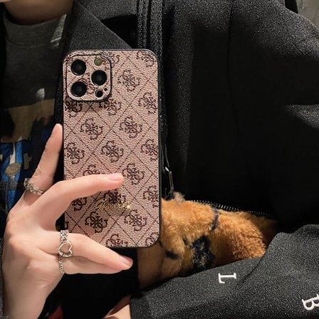 Guess 4G Charms Cover til iPhone 13 Pro Max - Brun