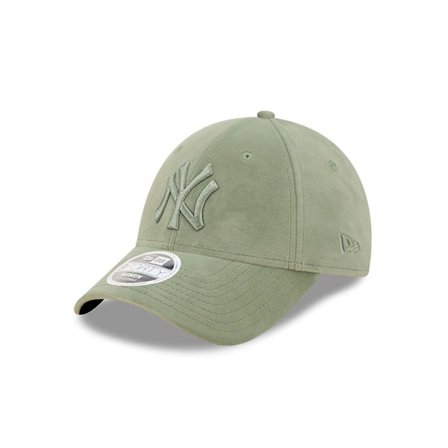 New Era Dame Velour 9Forty Caps ~ New York Yankees