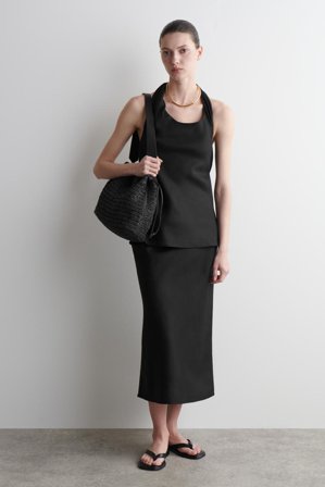 COS Women's Cavatelli Clutch Bag - Straw in Black