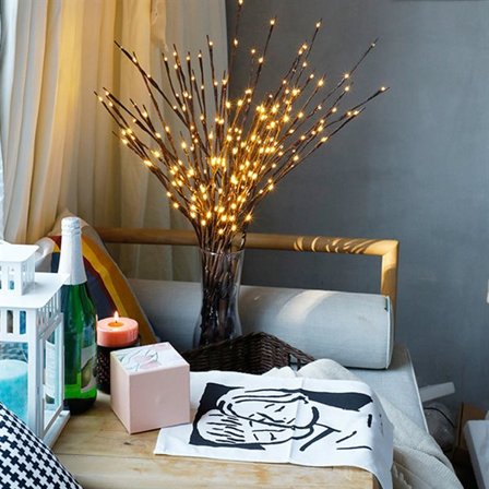 Batteridrevet LED-tre med justerbare grener