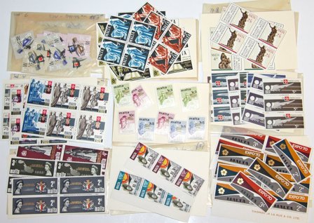 Malta - Lot med dubletter i 69 poser og 4 mindre lagermapper - Postfrisk