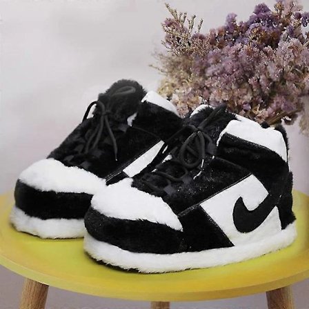 Sneaker-lignende Plys Hjemmesko Kreativ Emballage Fuzzy Varme Vinter Indendørs Hjemmesko Bomuldssko Sort med Hvid, su