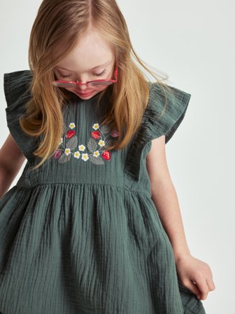 Röyhelömekko Polarn O. Pyret 116 lastenvaatteet green