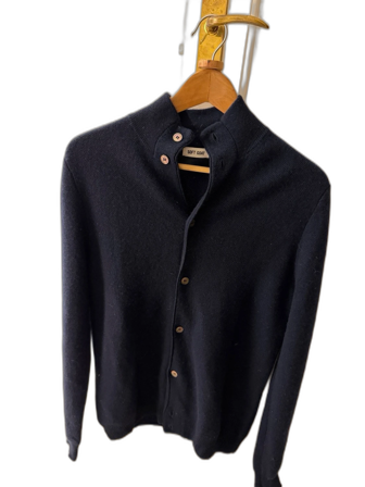 Mörkblå kashmirkofta från Soft Goat