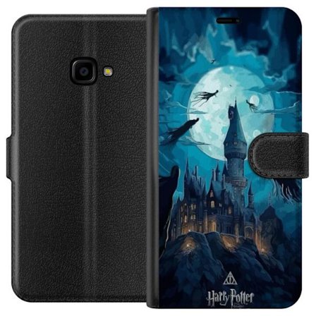 Kompatibelt Lommeboketui til Samsung Samsung Galaxy Xcover 4 Magisk fantasyillustrasjon med slott i månelys og flytende skapninger, mørk eventyrstem