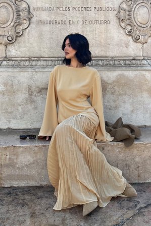 Shpresa x NA-KD Long Sleeve Plisse Skirt Maxi Dress - Langærmede maxikjoler - Gul - EU 32