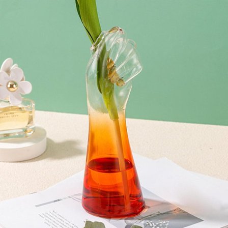 Blomstervaser som holder stue-TV-skapsbord i glass