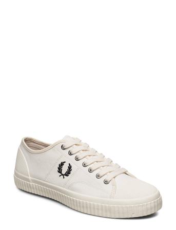 Hughes Low Canvas Cream Fred Perry