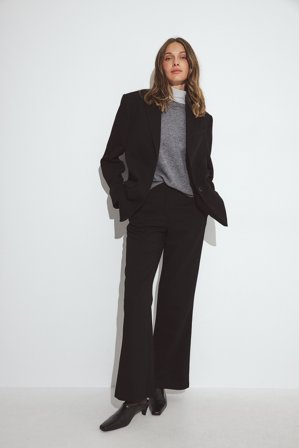 Janni Delér x NA-KD Schlaghose aus Twill mit mittlerer Taille - Schlaghosen - Schwarz - EU 34