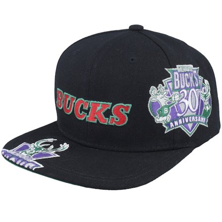 Mitchell & Ness - NBA Zwart snapback Cap - Milwaukee Bucks Landed Hwc Black Snapback @ Hatstore