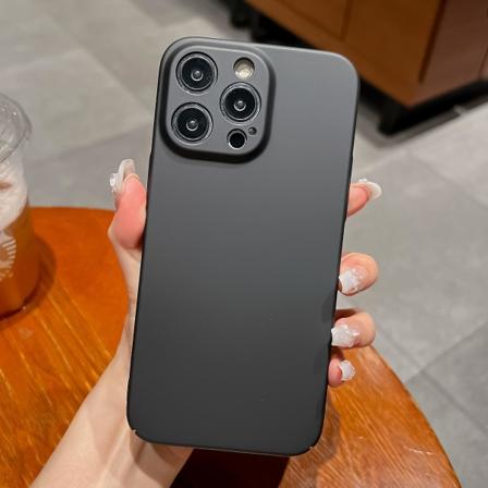 Kotelo iPhone 13 Pro Max - Kova PC-kumimainen puhelinkuori - Ihotuntuma - Puhelimen suojus Black