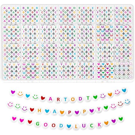 1400 kappaletta kirjainhelmiä ystävyysrannekkeiden ja korujen valmistussarjaan, 28 aakkoshelmen kuviomallia, lajiteltuja värikkäitä preppyjä