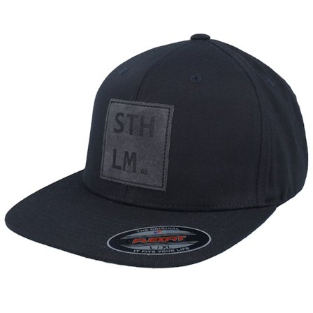 Iconic - Sort fitted Kasket - Sthlm Chemical Formula Engraved Black Flat Brim Fitted @ Hatstore
