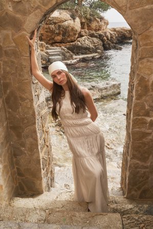 Maria Kragmann x NA-KD Maxikleid mit Nahtdetail - Gesmokte Kleider - Beige - EU 34