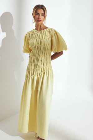 NA-KD Smock Detail Puff Sleeve Midi Dress - Kjoler med smock - Gul - EU 32