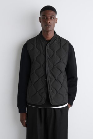 COS Men's Quilted Down Gilet in Black