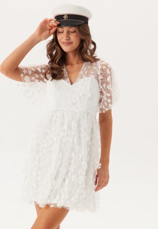 Bubbleroom Occasion - 3D Floral V-neck Dress - White - Kläder