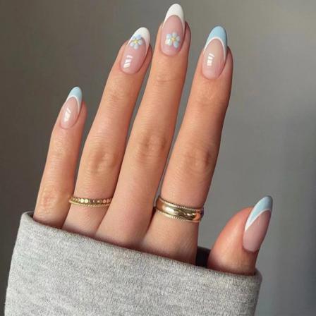 Manikyr Enkel Blå Och Vit Färgmatchande Nagellapp 24st