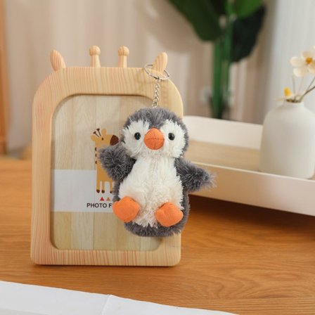 Jellycat serie plyslegetøj, støvpose charms, Barcelona bjørn, aubergine, croissant, West Highland charms