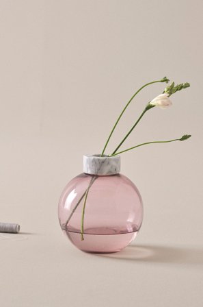 Jotex - Glassvase - Høyde 19 Cm Lys lilla / marmor - HILLEVI - Kjøp Vaser hos Jotex