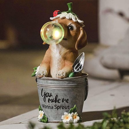 Havestatue - Hvalp med tyggegummi og solcelledrevne LED-lys, 29,8 * 15,6 cm