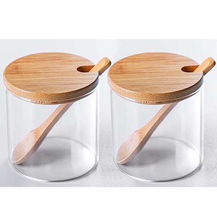 2-delt krydderiglas sæt i klart glas, simple og stilfulde dekorative krydderiopbevaringsbeholdere, med bambuslåg og rund ske.