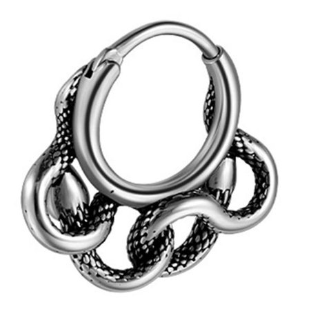 Elegante punk-inspirerede slangeøreringe med stribede detaljer. Komfortable øreringe, der er velegnede til at tilføje kant til ethvert outfit