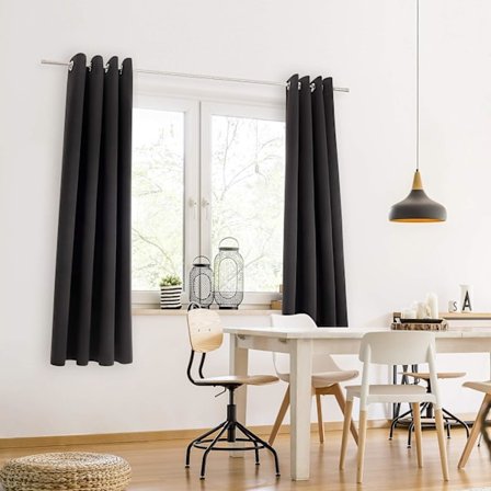 Set med 2 mørkleggingsgardiner 140x170 cm - Svart mørkleggingsgardin - Mørkleggingsgardin med dobbel mørklegging