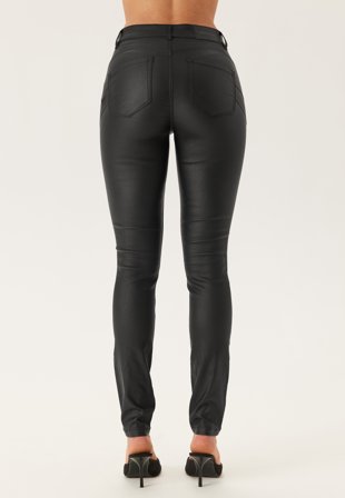 Bubbleroom - Mid Waist Push-up Coated Slim Jeans - Black - Kläder