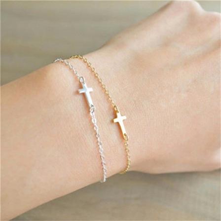 2 bohemske armbånd med lite kors for kvinner og jenter