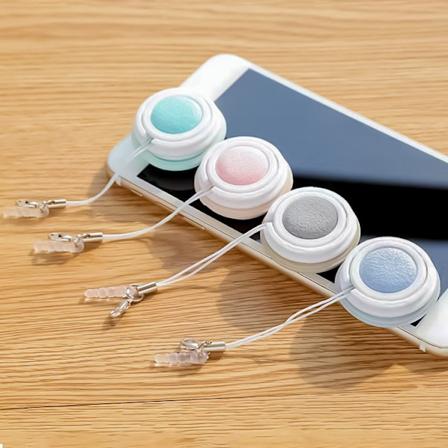 4 stk. Macaron mobiltelefon skærmrenser skærm rengøringsbørste visker med dekorativt vedhæng til bærbar mobiltelefon nøgle nem at bruge