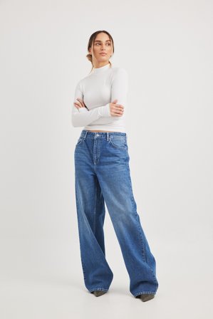 NA-KD - Jeans med vide ben og lavt liv - Low waist jeans - Blå - EU 34