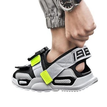 Sandaler för män Nya sporttofflor Strandskor
