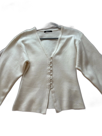 Beige kofta med knappar från Gina Tricot