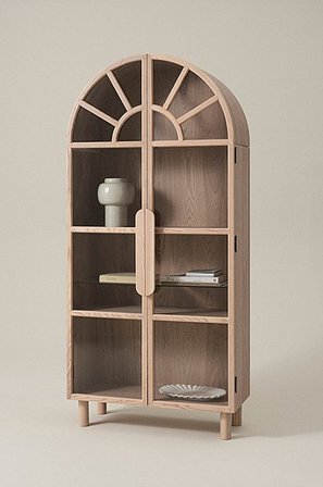 Jotex - Vitrineskab Hvidpigmenteret - SANDOR - Køb Skabe & vitrineskabe hos Jotex