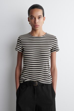 COS Frauen Schmales Geripptes T-Shirt in Grau