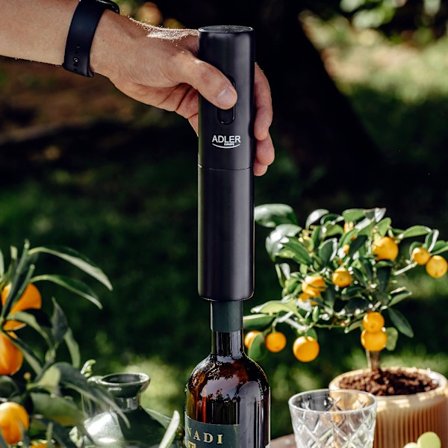 Elektrisk vinåbner med automatisk funktion og folieskærer