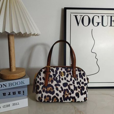 Snäckväska handväska axelremsväska retro gammalt blommönster heltryck metallspänne